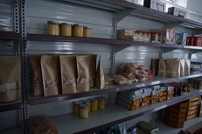 探索伊和呼熱草原特產(chǎn)銷(xiāo)售中心 品味自然饋贈(zèng)的食品