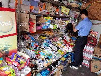 開學(xué)季亮劍！校園周邊“黑心店”煎炸過期食品被查處